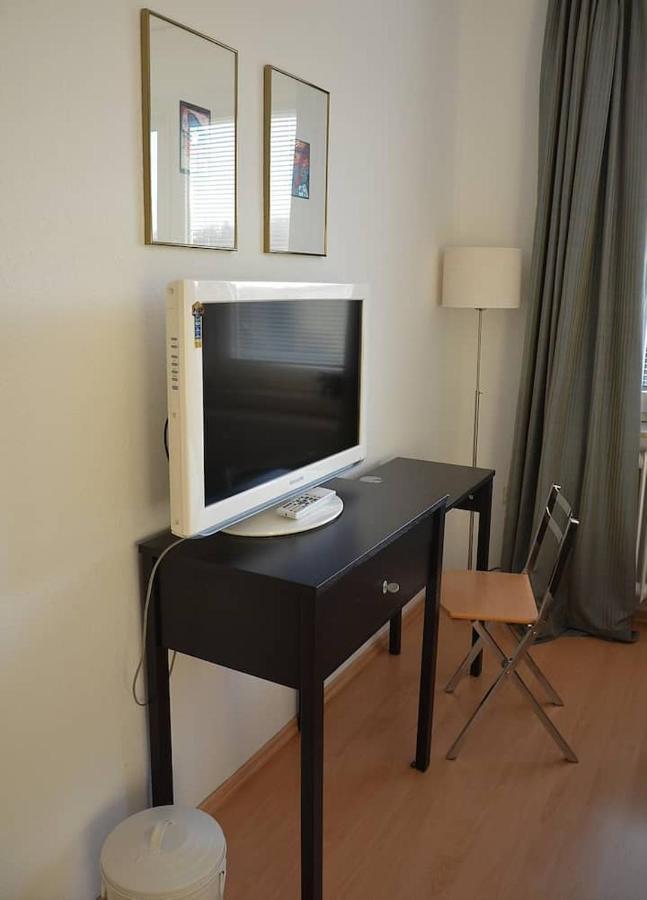 Schoene Grosse Wohnung 2 Schlafzimmer Bis 6 Pax Naehe Stadion Signal Iduna Dortmund Exterior foto