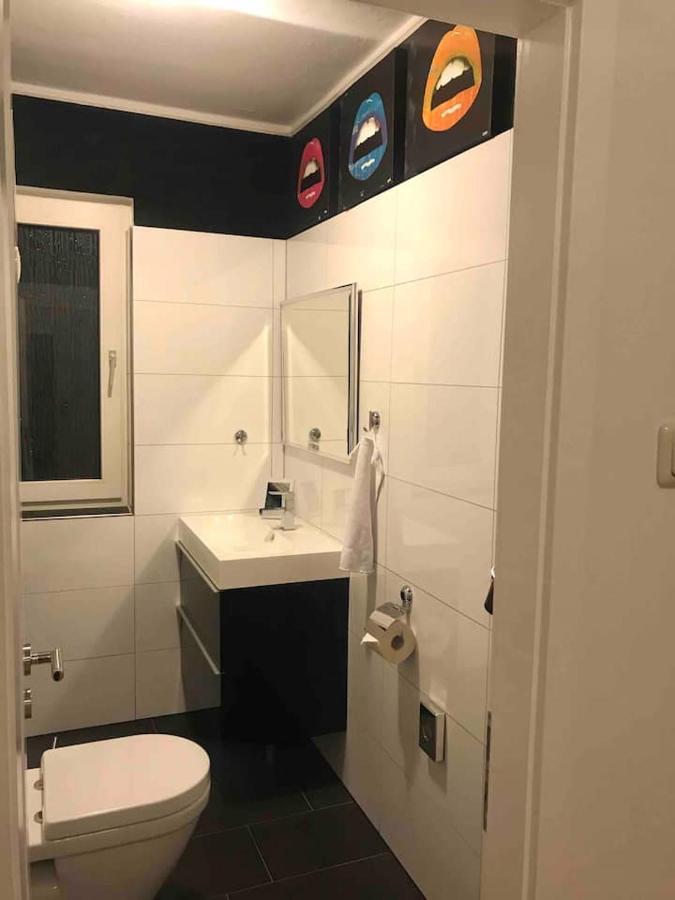Schoene Grosse Wohnung 2 Schlafzimmer Bis 6 Pax Naehe Stadion Signal Iduna Dortmund Exterior foto